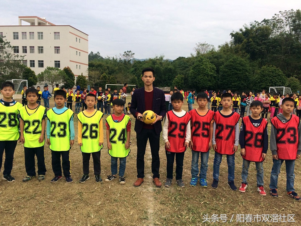 双滘中心小学的足球队,双滘镇中心小学足球队