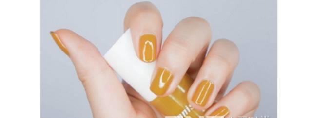 适合夏天显白的指甲油,显白大气夏款指甲油颜色推荐