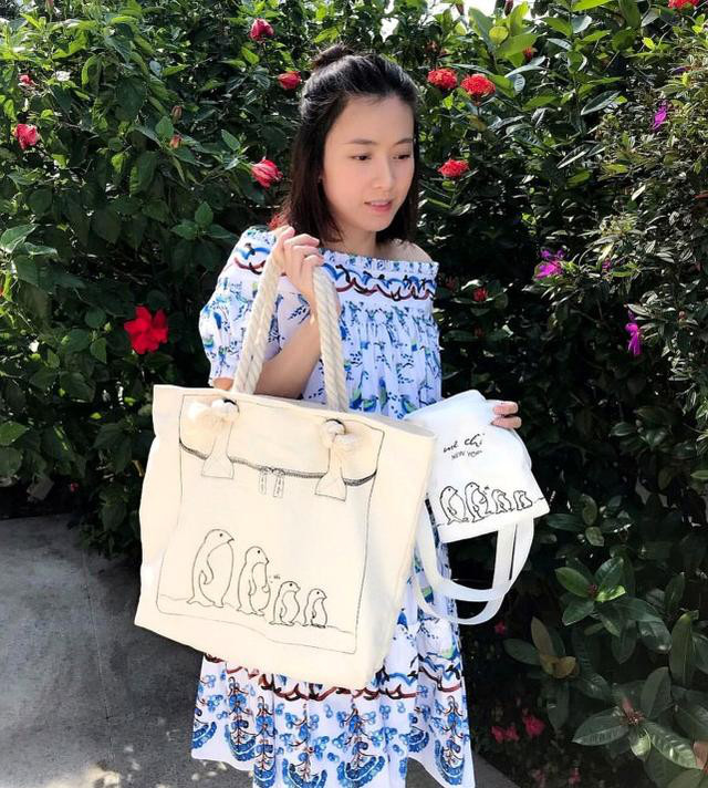 香港女首富甘比晒素颜,甘比香港女首富生女儿