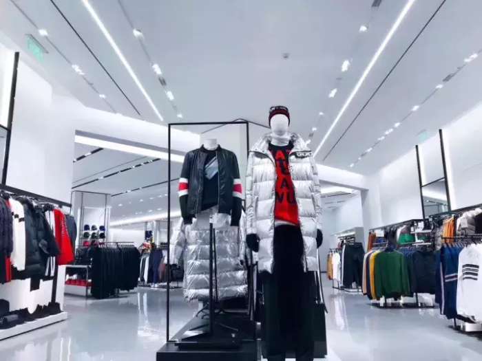 中国最大的第二个zara店,zara上海第一家门店