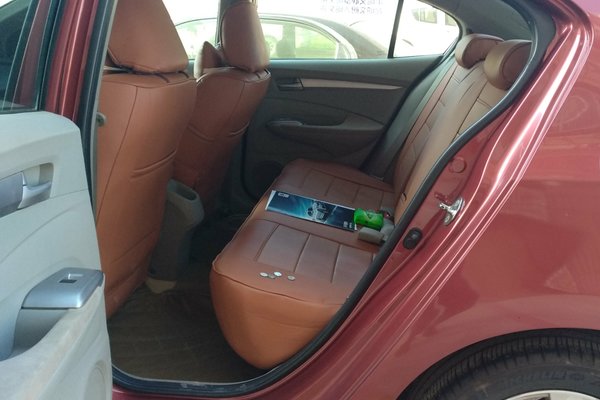 2010年的二手锋范多少钱可以买,09年手动挡二手锋范大概多少钱