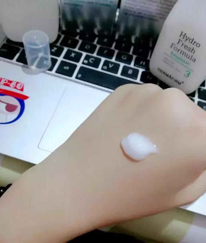能消掉痘印和变白的水乳,把痘印消掉的神器