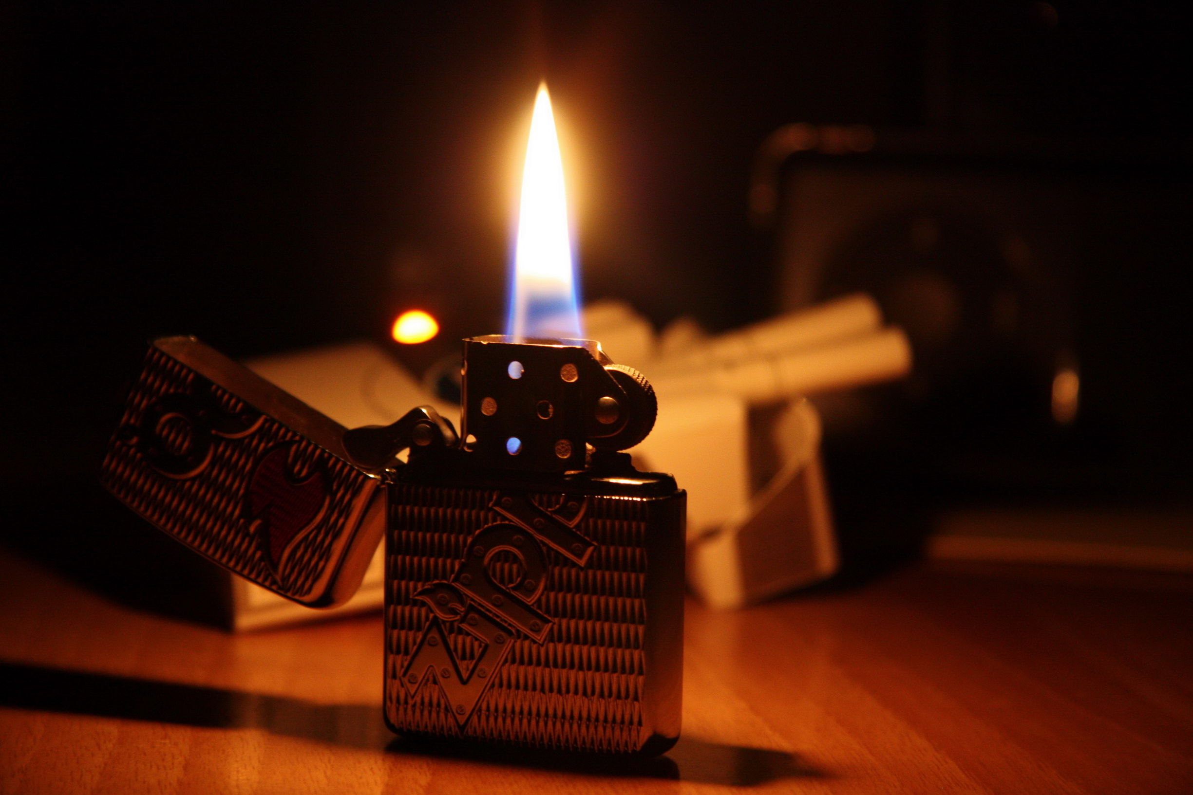 怎么识别zippo的真假,如何识别zippo的棉芯真假