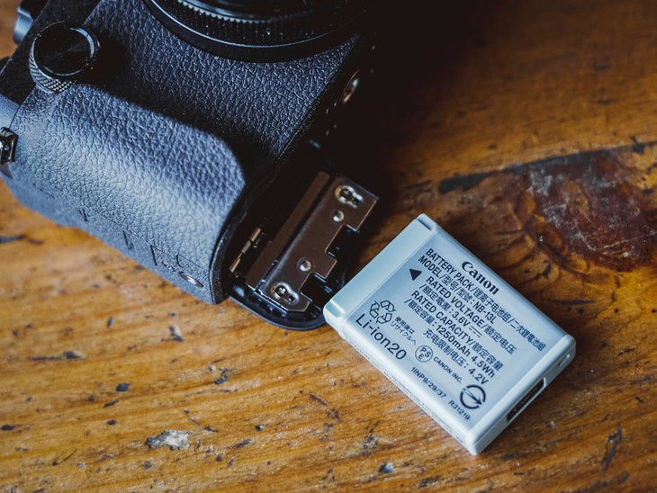 全球首款APS-C画幅变焦卡片机佳能G1XIII评测网友：真不该买单反