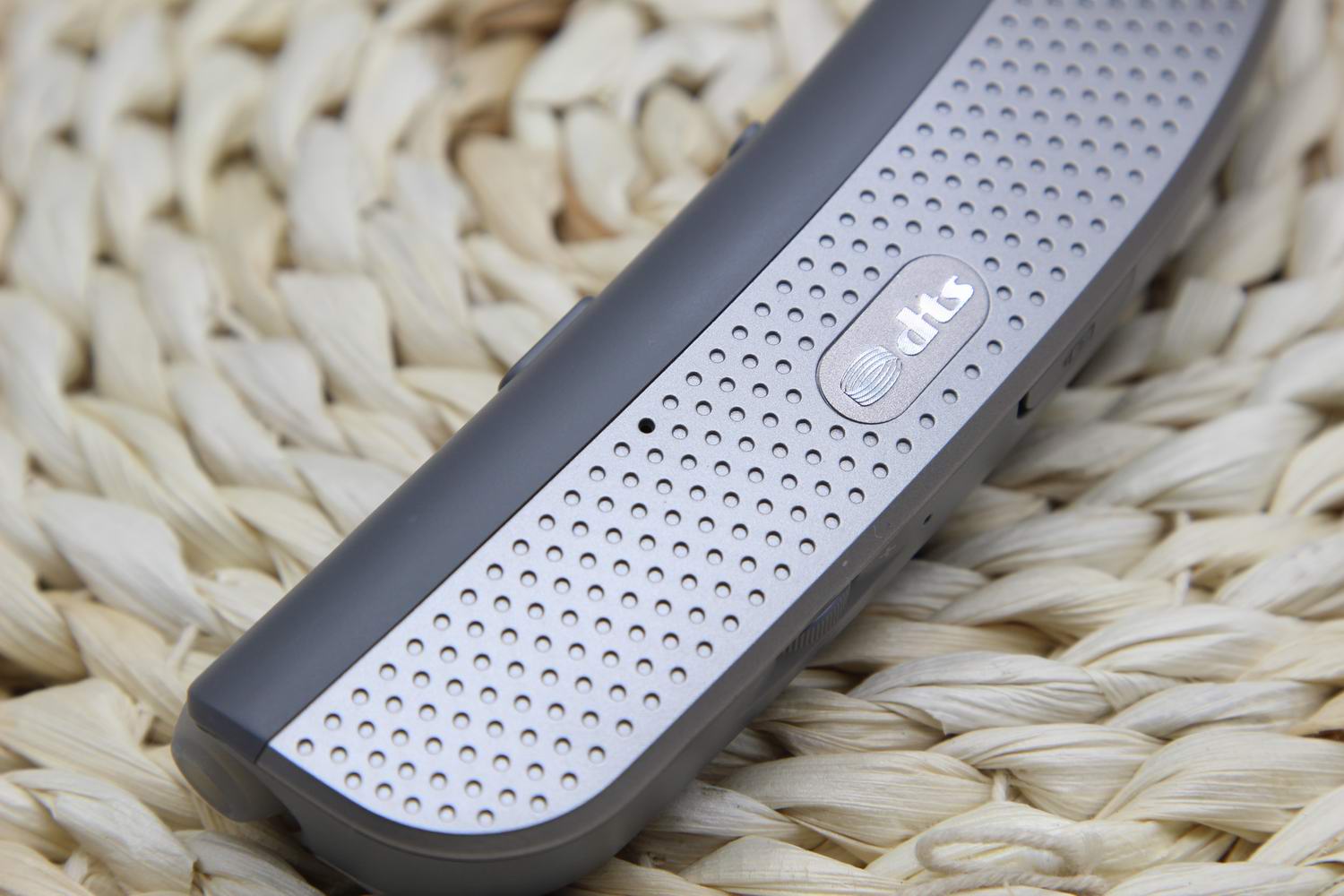 亲临感极致的音效享受---LGHBS-W120颈带式立体声蓝牙耳机体验