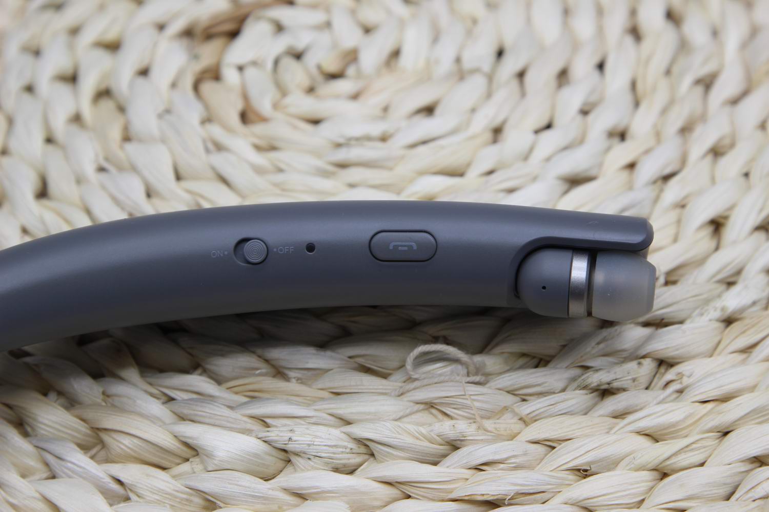 亲临感极致的音效享受---LGHBS-W120颈带式立体声蓝牙耳机体验