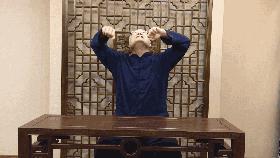 颈椎病最怕这两种动作,颈椎病千万不要做这个动作