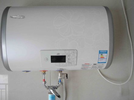 电热水器用完后电源是插着还是拔掉？合肥朋友算完电费知道用错了