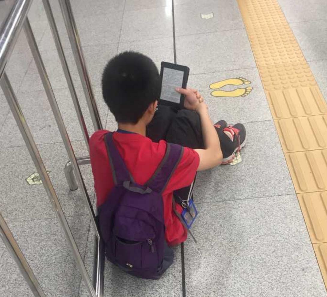 kindle新手哪款最值得入手,kindle无背光版值得入手吗