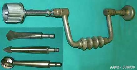 他用一根长钉从眼眶锤入那个人的头颅竟只为了治精神病