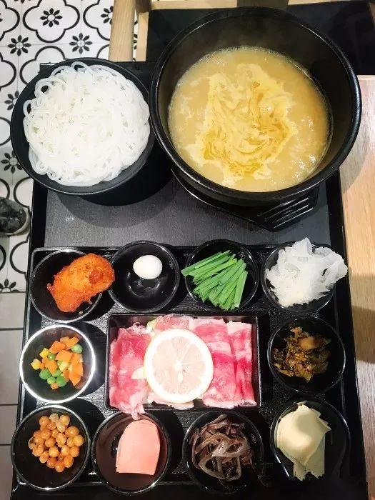 一口米线一口肉酱,一口米线一口醋