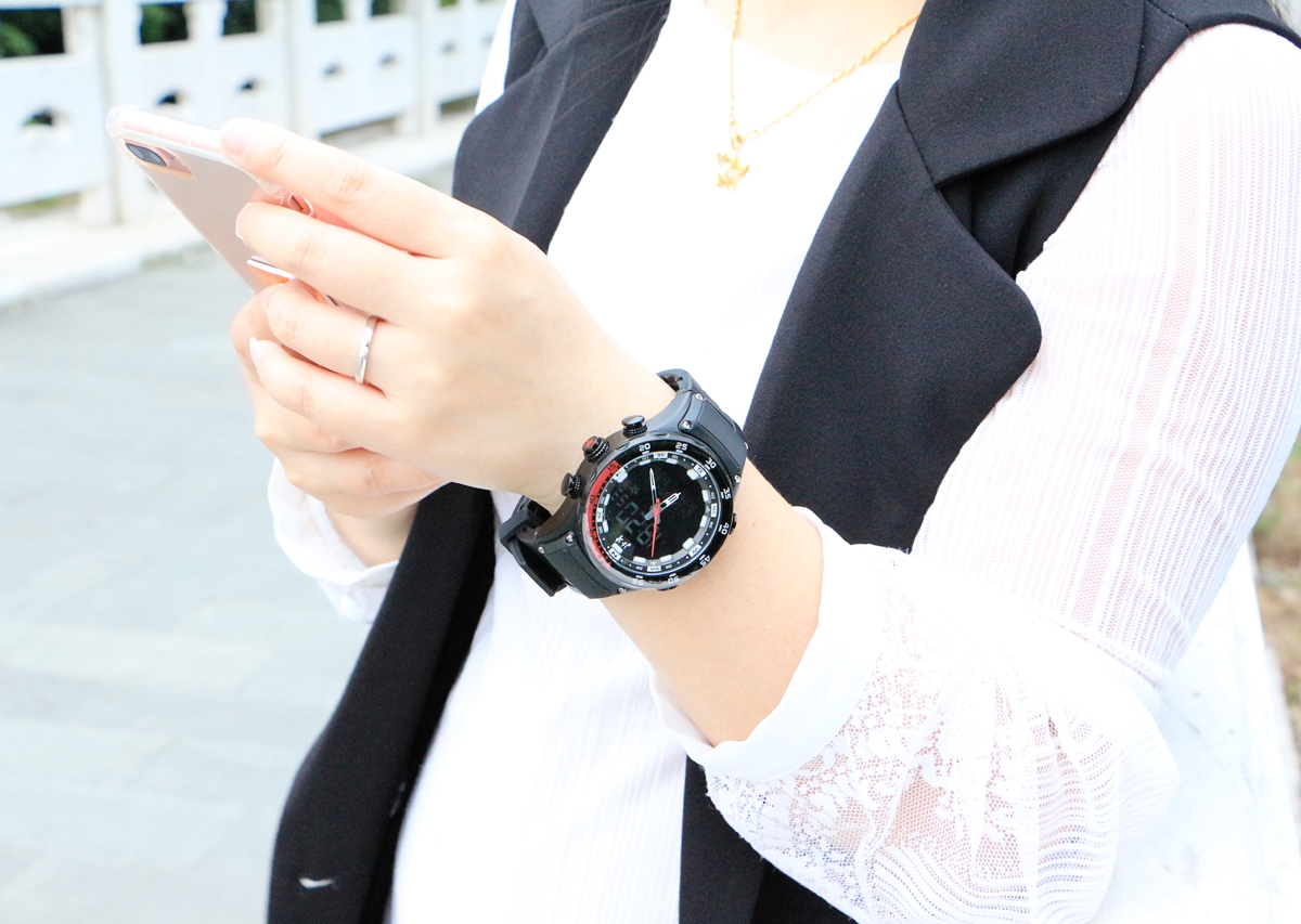 法拉利手表运动款,带gps运动轨迹的智能手表