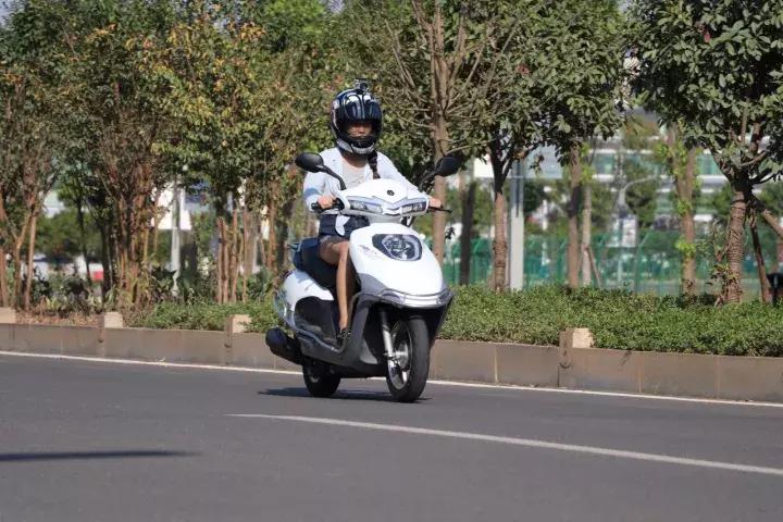 汽车自动灯测评,铃木110踏板摩托车最新款电喷