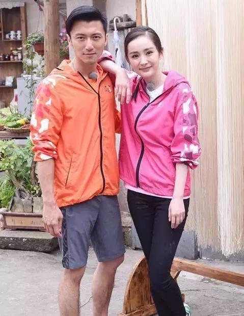 杨幂颁奖典礼落泪,杨幂颁奖落泪