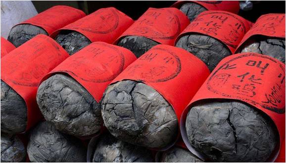 叫花鸡和扒鸡味道有什么区别,叫花鸡的口味浓郁吗吃起来柴吗