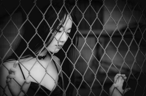 为什么抑郁症会忍不住哭,抑郁症和正常心理难过的区别