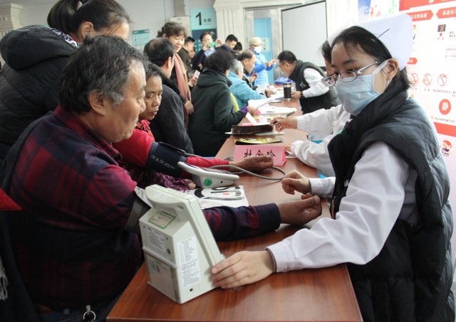 齐鲁医院青岛义诊,全国心衰日宣传