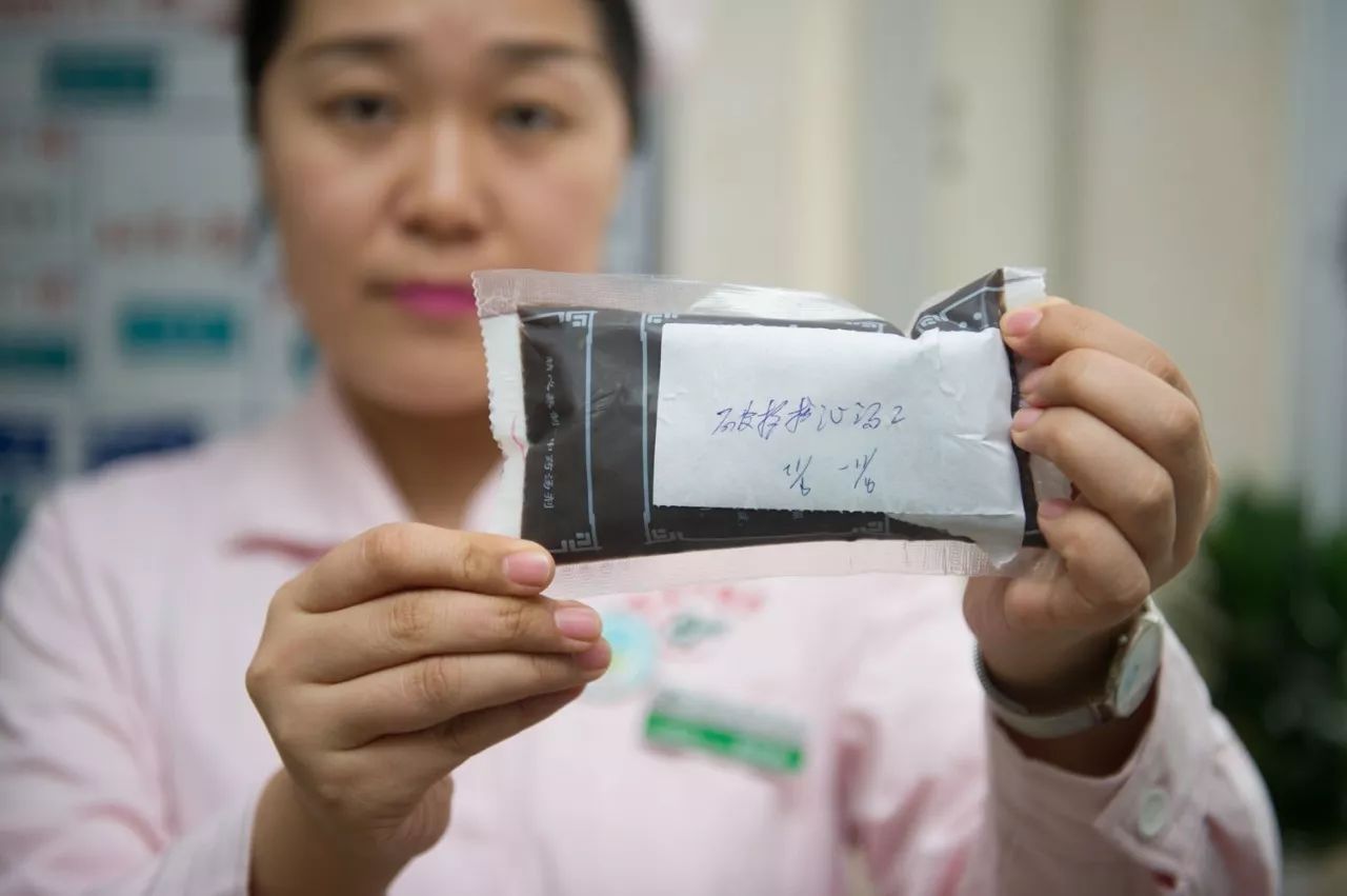 封面｜中医只是“慢郎中”？这家中医院挑战急危重症，门诊量全国第一