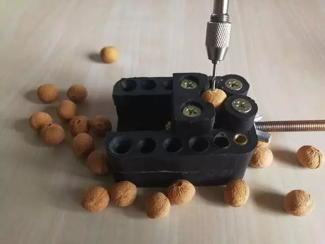 自制漂亮的桃核手串,三圈8mm手串diy制作