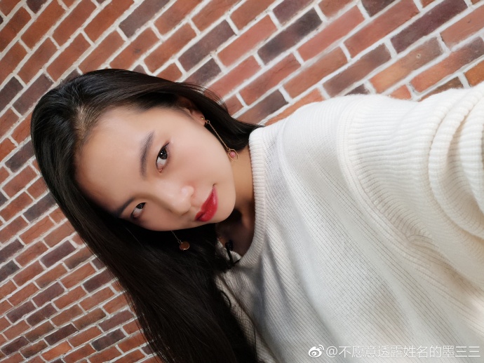 想要底妆完美必须做好妆前保湿,想要皮肤光滑无瑕吗