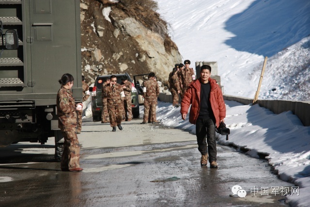 讲述|曾和平：17年军事新闻路虽九死其犹未悔