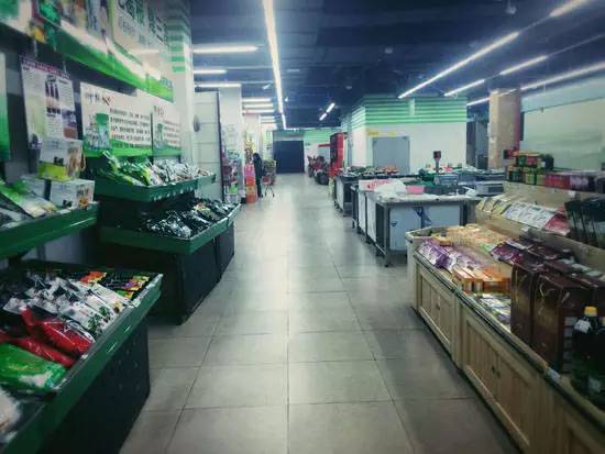 逛街购物的人少了,现在逛街的人越来越少了