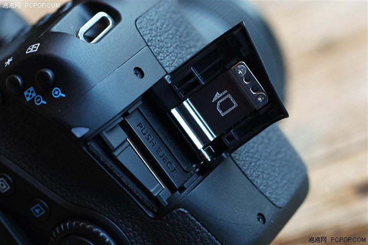 佳能eos80d拍照怎么样,七年前的佳能eos80d相机值得入手