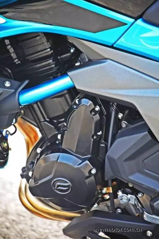 春风650nk和400nk如何选,春风400nk哪款最好