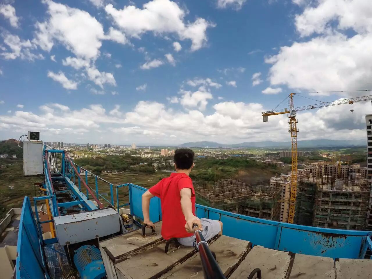 你装逼段位还停留在晒美食美颜锥子脸？看这邵阳满哥是咋玩的！