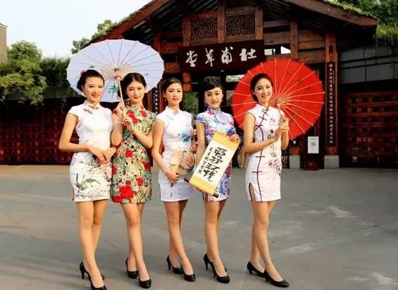 空姐旗袍亮相,虹桥机场空姐旗袍快闪