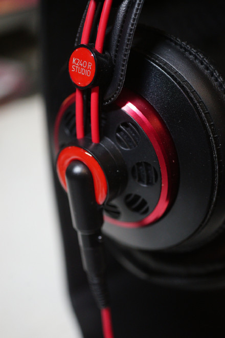 akgk240r闅炬帹,akgk240r鑰虫満