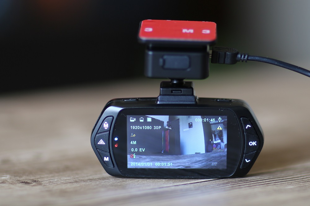 爱国者d68行车记录仪怎么样,爱国者隐藏式行车记录仪测评