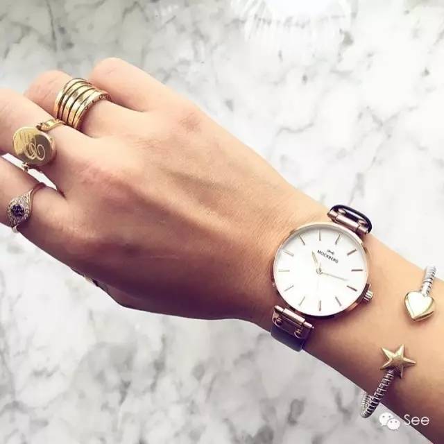 18万左右的名表,1500元左右的dw手表