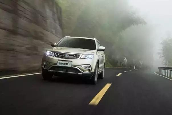 吉利博越试驾16年1.8t中控台,吉利博越试驾车一万公里可以买吗