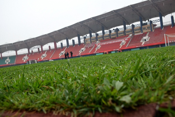 建业足球主场草皮,河南建业主场草皮翻新视频