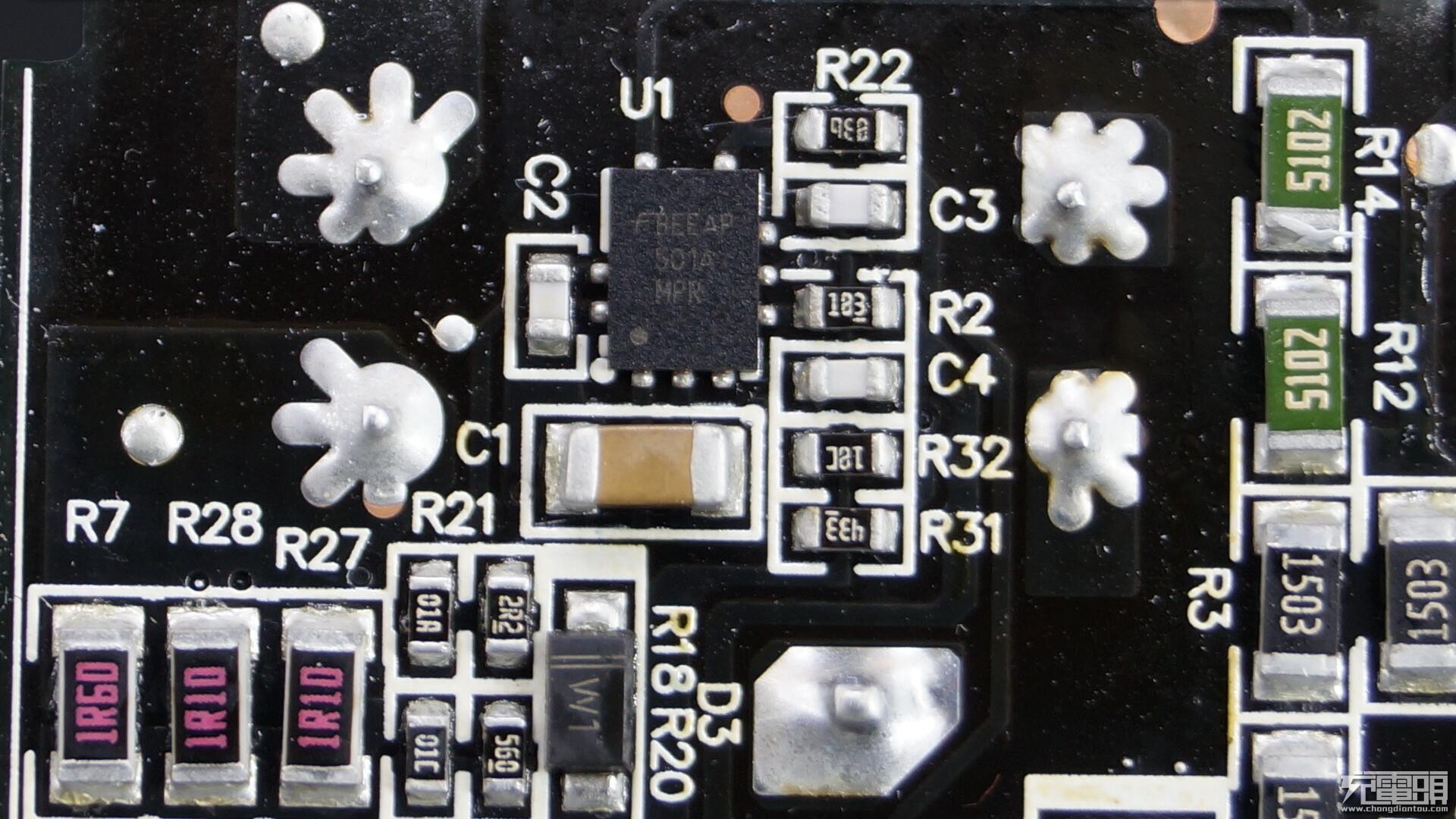 小米gan充电器65w拆解,小米65w双口充电器拆解