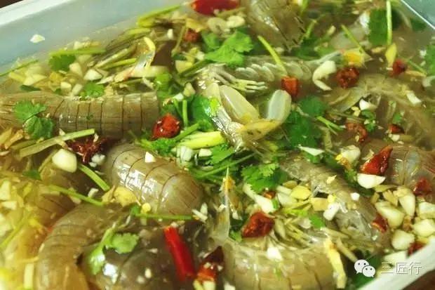 怎么挑皮皮虾视频,怎么挑皮皮虾带蛋