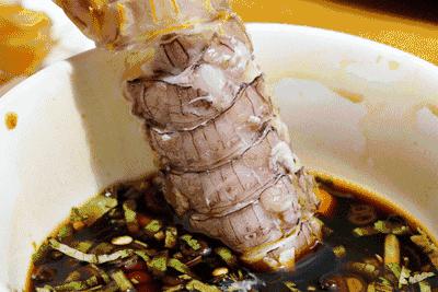 怎么挑皮皮虾视频,怎么挑皮皮虾带蛋