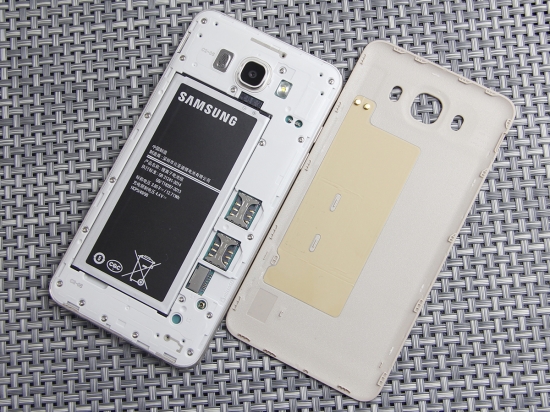 扛大旗的重任,三星galaxyj3评测