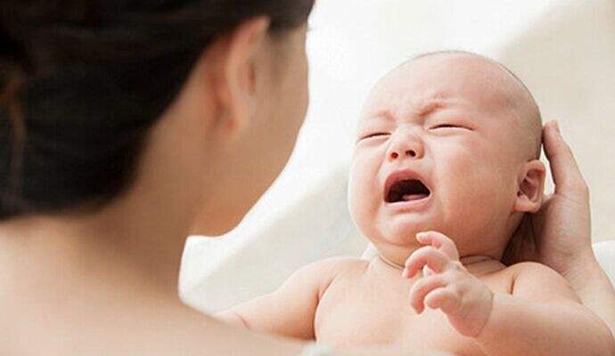 宝宝脑袋摔了包用什么药,宝宝脑袋摔了个大包