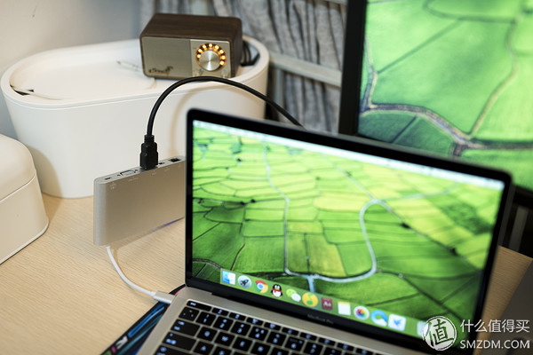 打造高颜值办公桌,打造舒适办公桌