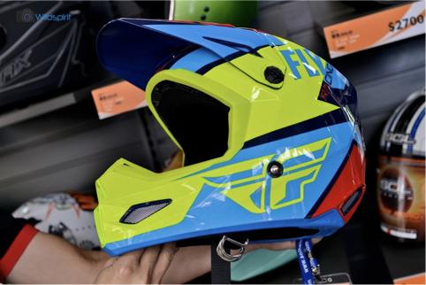 南台车展【SOL/ASTONE/THH】多款彩绘头盔亮相