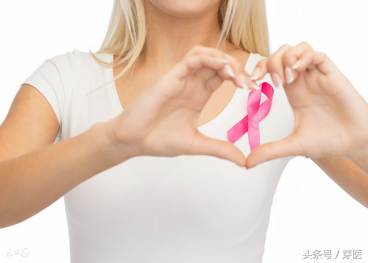 哺乳期发现腋下流乳汁，该拿这个副乳怎么办？