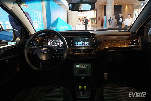 御捷小型四座新能源汽车,御捷新能源车系大全价格