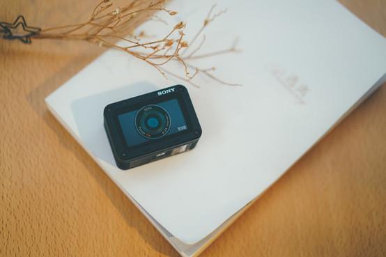 索尼黑卡迷你rx0相机,索尼黑卡rx0m2防抖