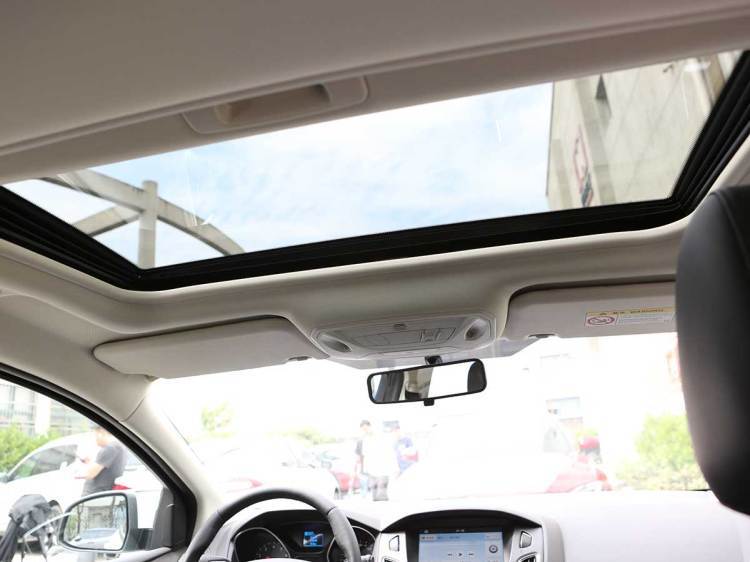 福克斯1.0t和1.6l发动机哪个更好,福特福克斯1.0t和嘉年华1.0t对比