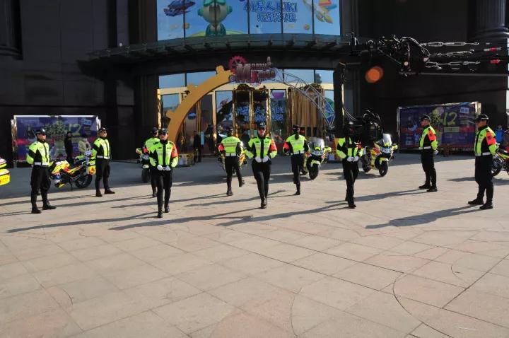 122全国文明交通安全日启动仪式,122全国交通安全日交警来到校园