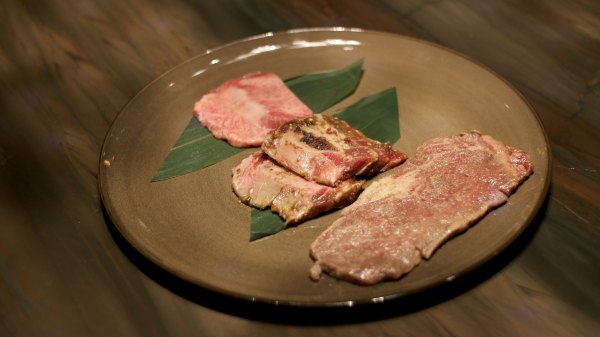 矗于湘江之畔，对望岳麓之巅，记长沙君悦酒店