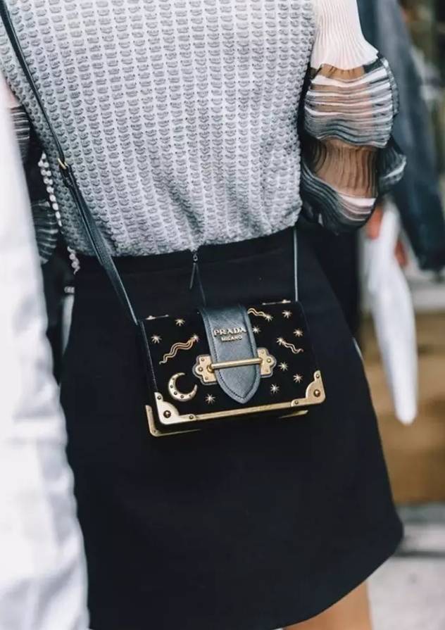 出门也能拎的包包,出门能装东西的包包