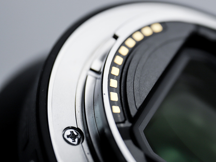 索尼fe24-105mmf4配哪款相机,小巧索尼微单像素高